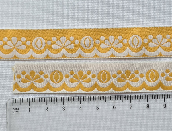 Vyšívaná stuha - žltá